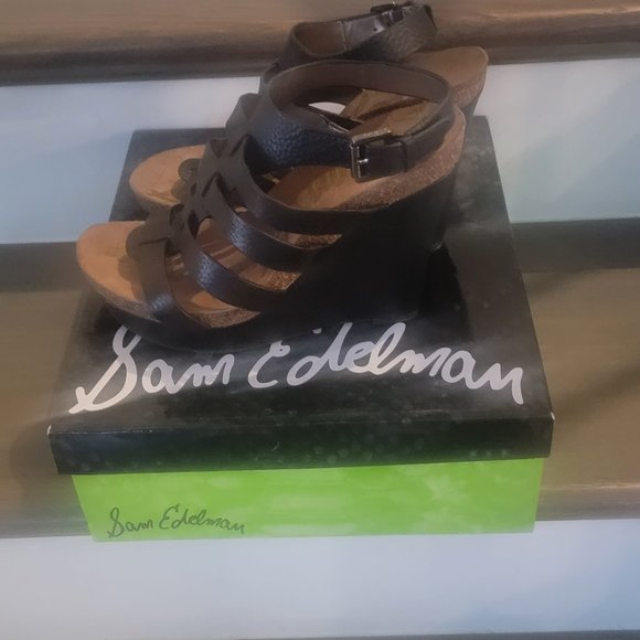 Shoes - Picture 2 of 2